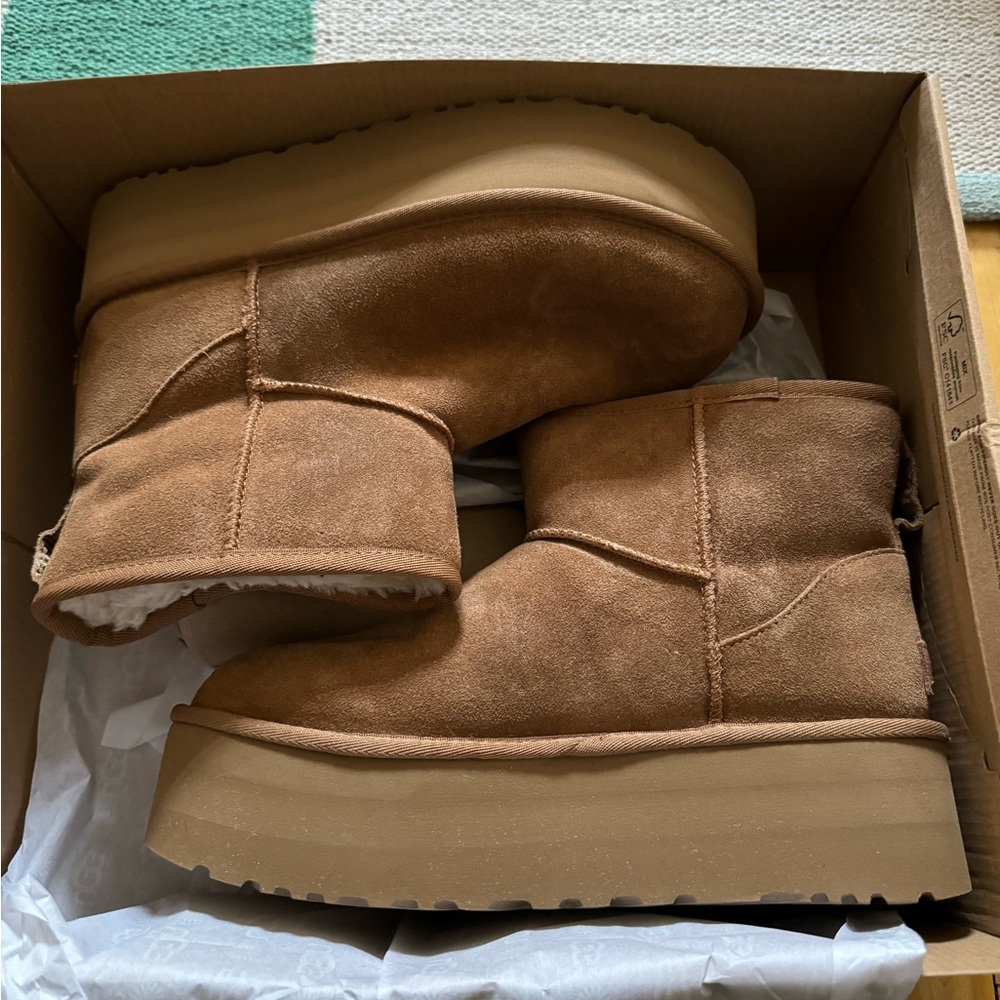 UGG Classic Mini Platform